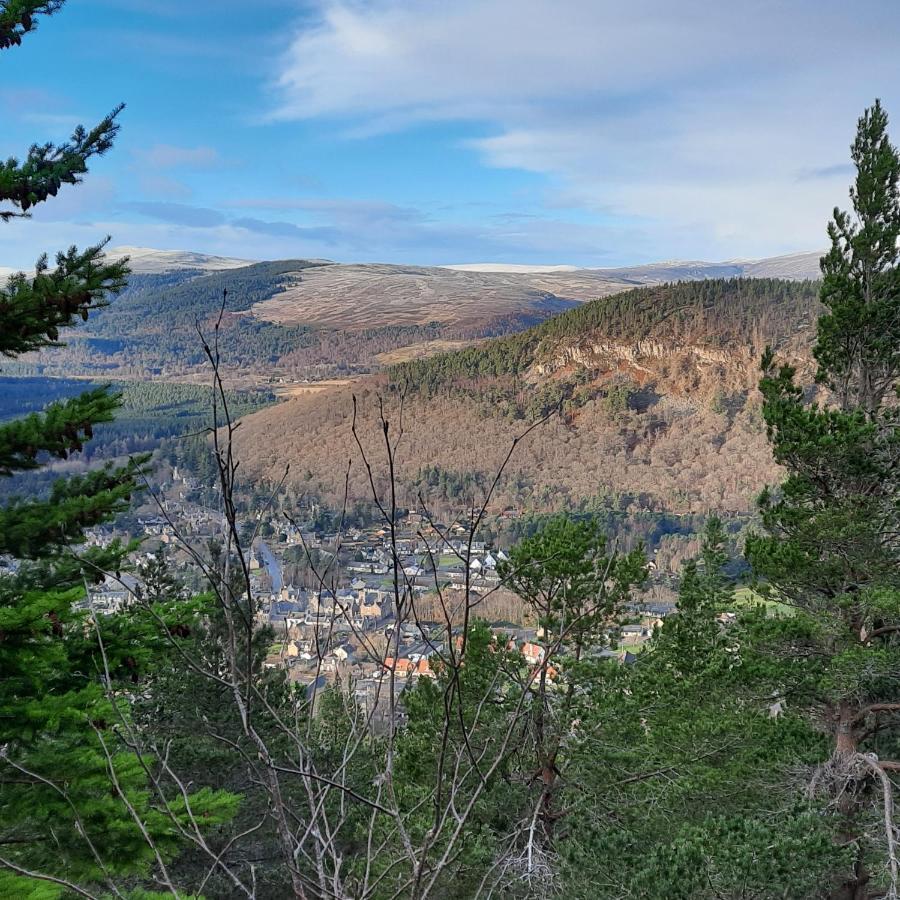 No 45, Ballater Hotel Exterior photo