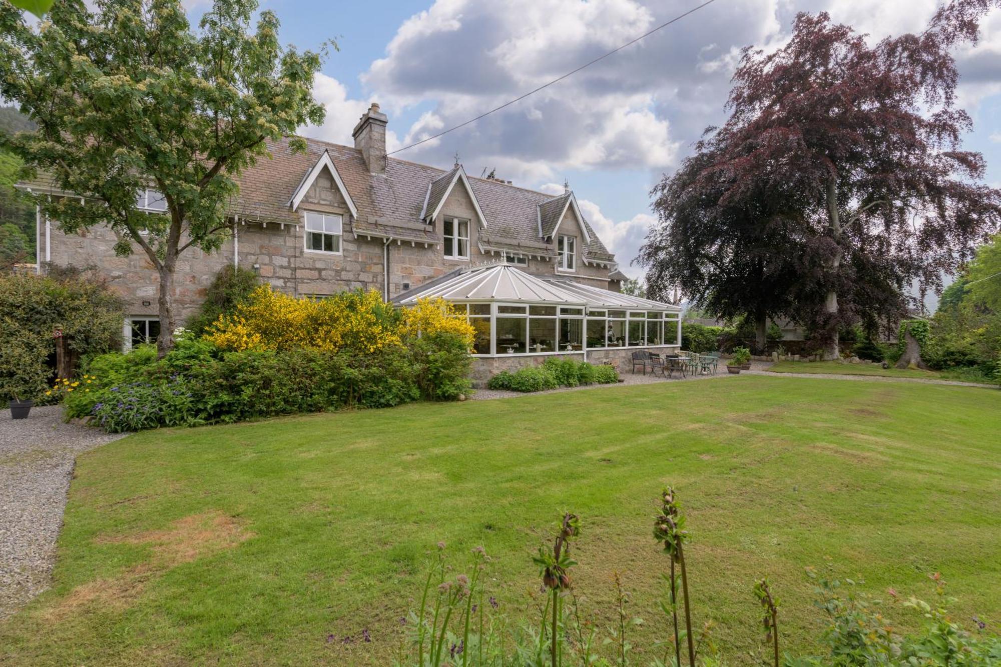 No 45, Ballater Hotel Exterior photo