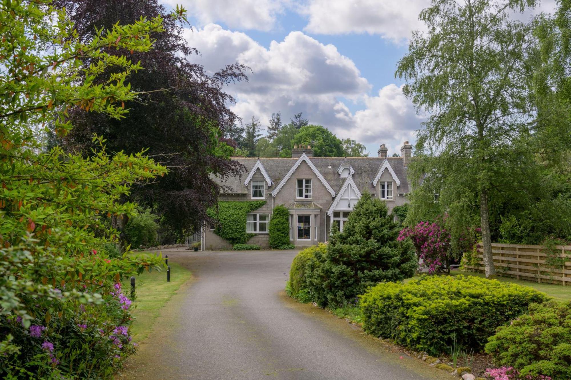 No 45, Ballater Hotel Exterior photo